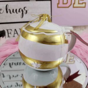 Festive Cheer: Christmas Ball Coffee Mug for Joyful Sips!